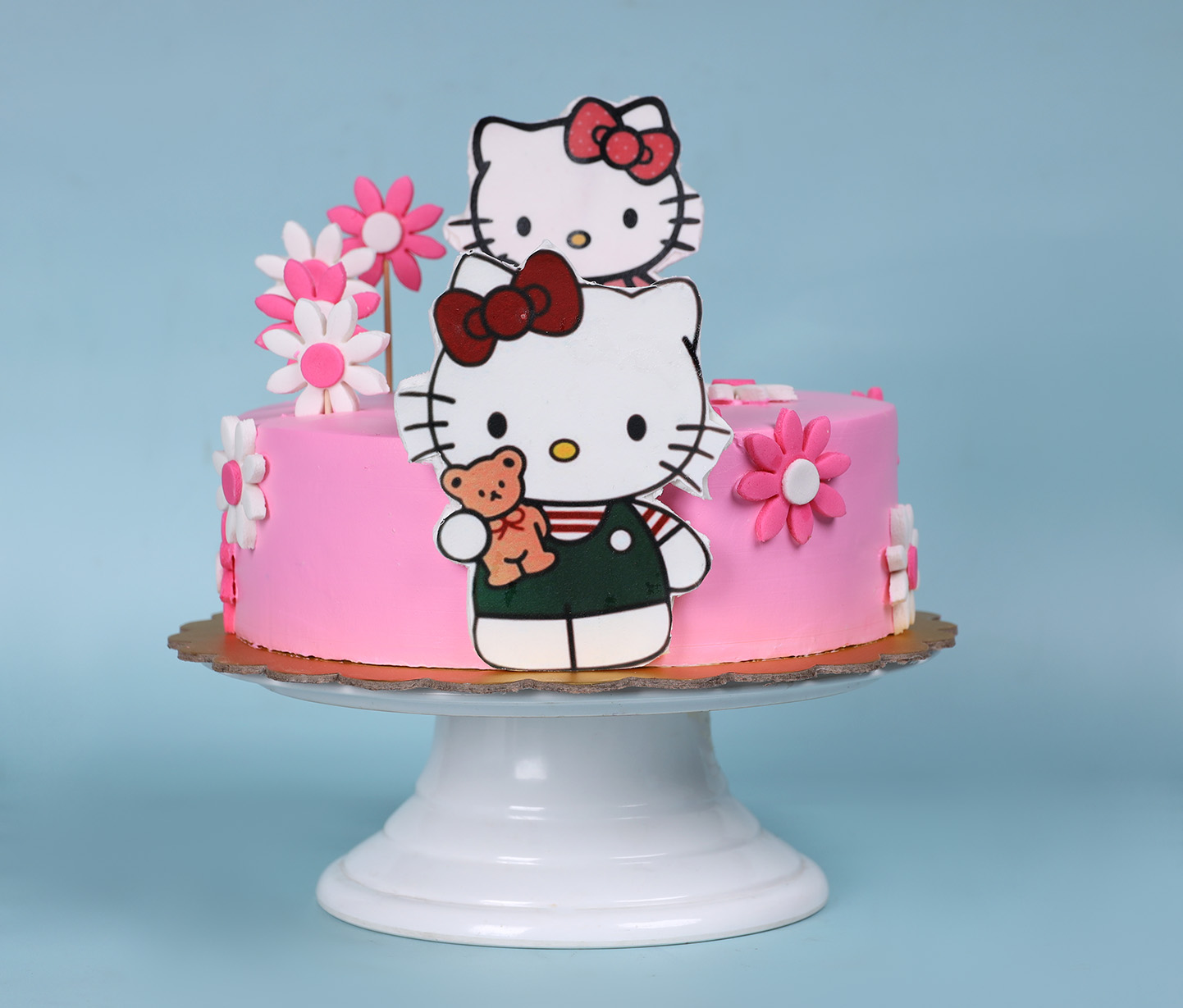 Hello Kitty In Green-Customised First Birthday Cake - Cake Square Chennai |  Cake Shop in Chennai