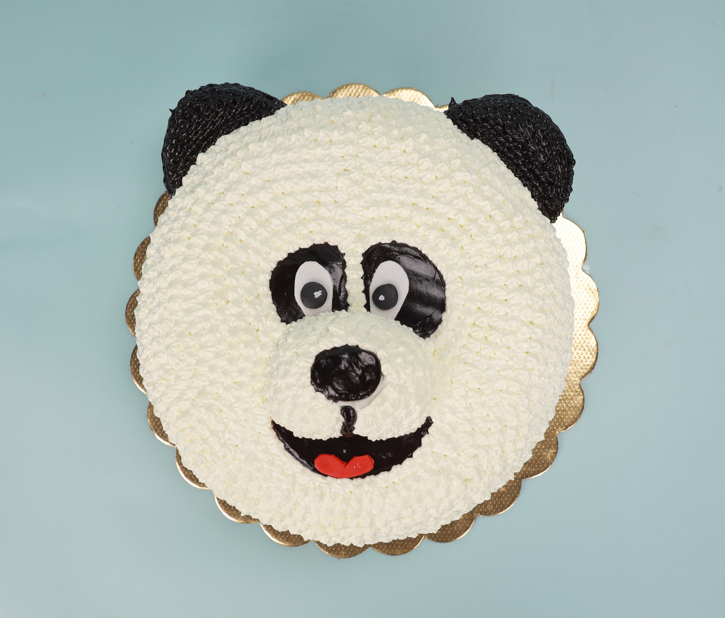 We adore this panda cake by Debra Jeffries! Sometimes a cake can just look  too cute to eat. (But we eat it anyway, because who doesn't love… |  Instagram
